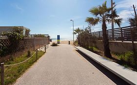 A Pie De Playa En Gava Mar!
